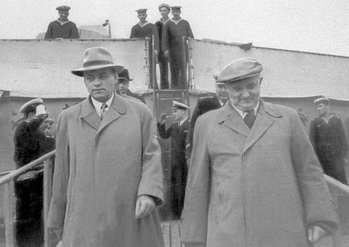 Vilis Lācis kopā ar LKP CK 1. sekretāru Jāni Kalnbērziņu. Rīga, 50. gadi. (Foto no Latvijas Valsts kinofotofonodokumentu arhīva)