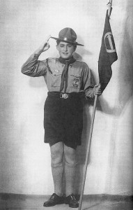 Izgudrotājs bērnībā austriešu skauta formā, ap 1935