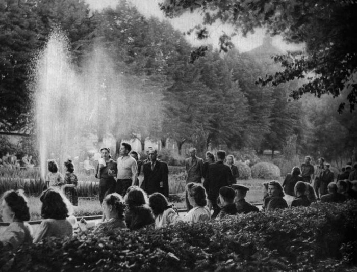 Foto no grāmatas "Padomju Latvijas 10 gadi". Rīga: LVI, 1950